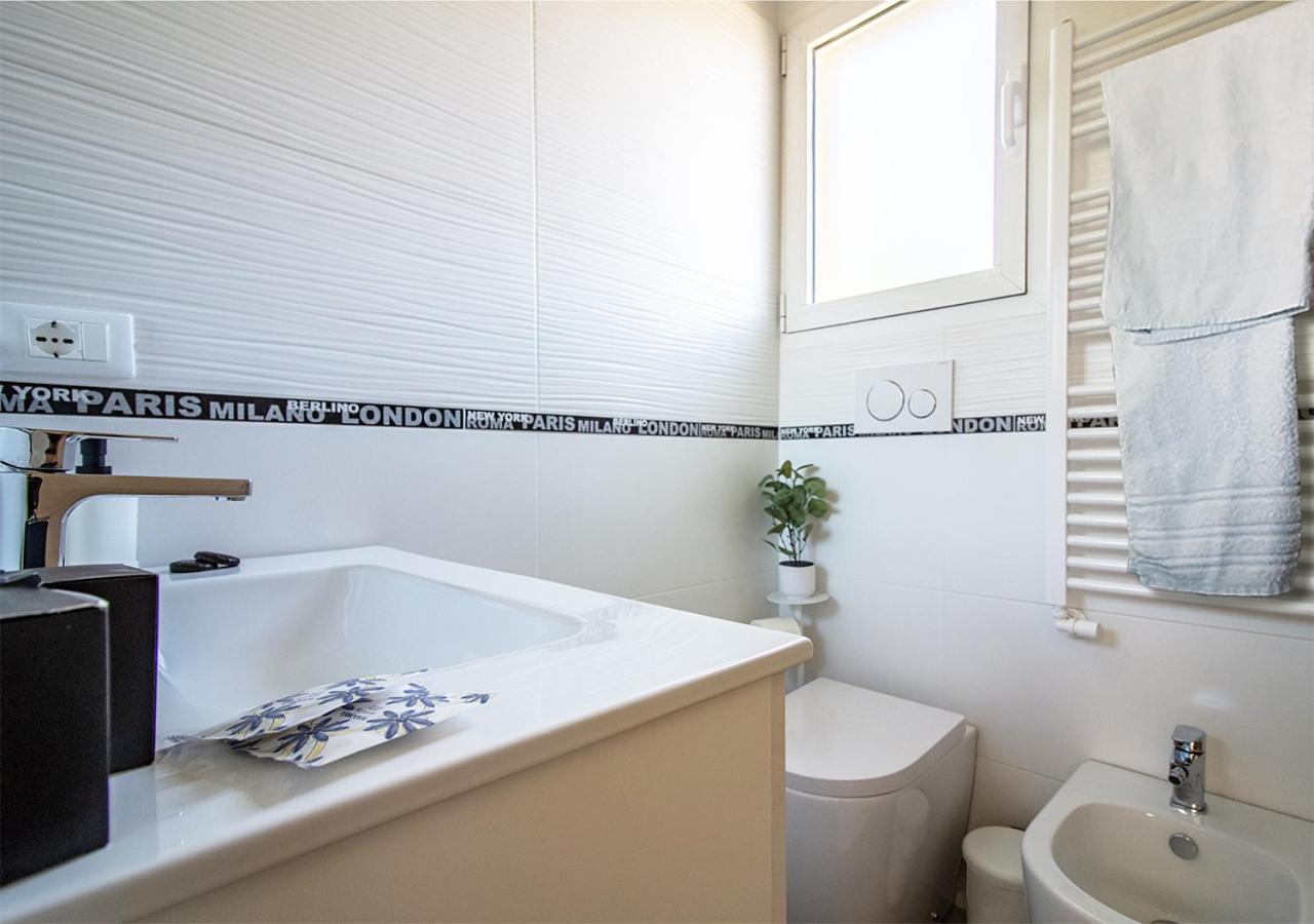 Athena Rooms - Parcheggio Privato Bolonia Exterior foto